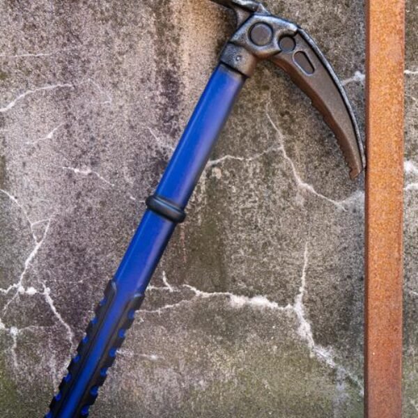 Ice Axe - 63 cm - Blue