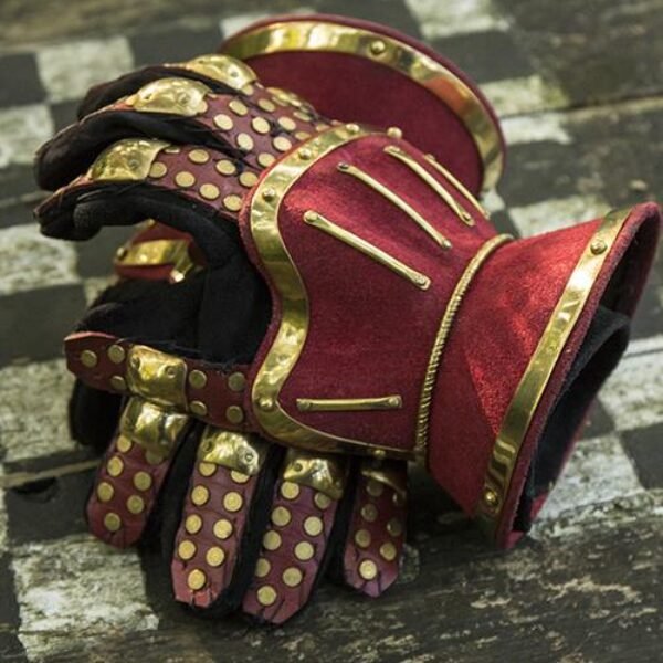 Hourglass Gauntlets - Red