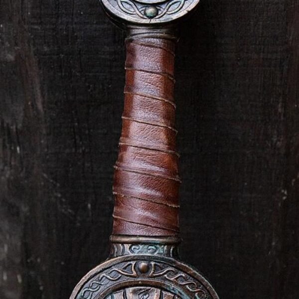 Battleworn Celtic Leaf Sword - 85 cm